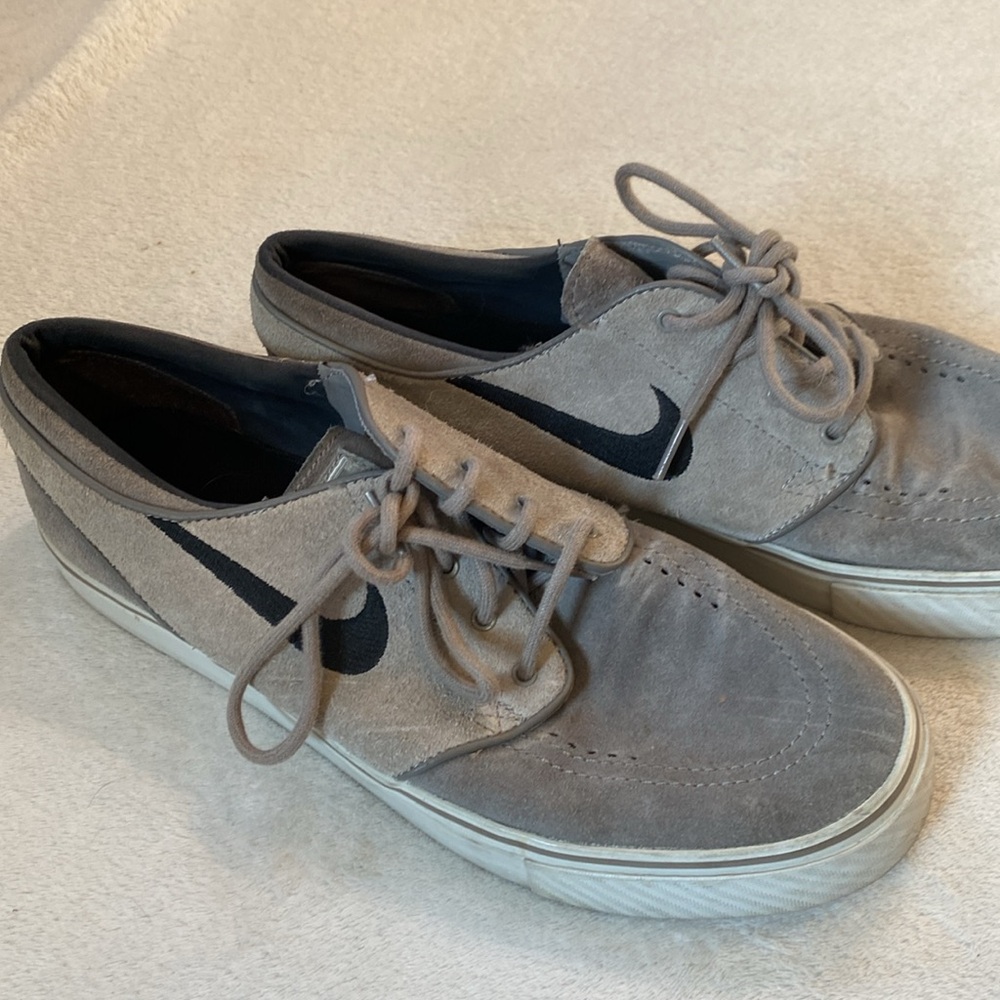 Nike Stan Janowski gray suede black swoosh sneakers Sz 9.5